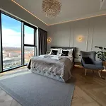 Апартаменты Hanza Tower Home4u *