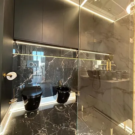 Hanza Tower Home4u Apartment *