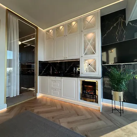 Hanza Tower Home4u *