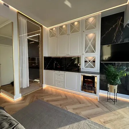 Hanza Tower Home4u *