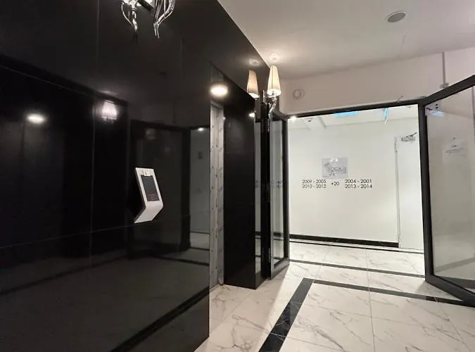 Hanza Tower Home4u Апартаменты *