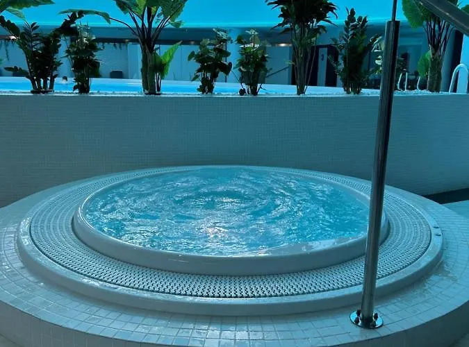 Hanza Tower Home4u Апартаменты